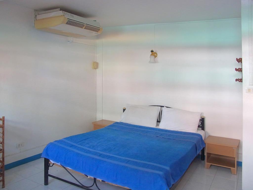 Niku Guesthouse Patong Exterior photo