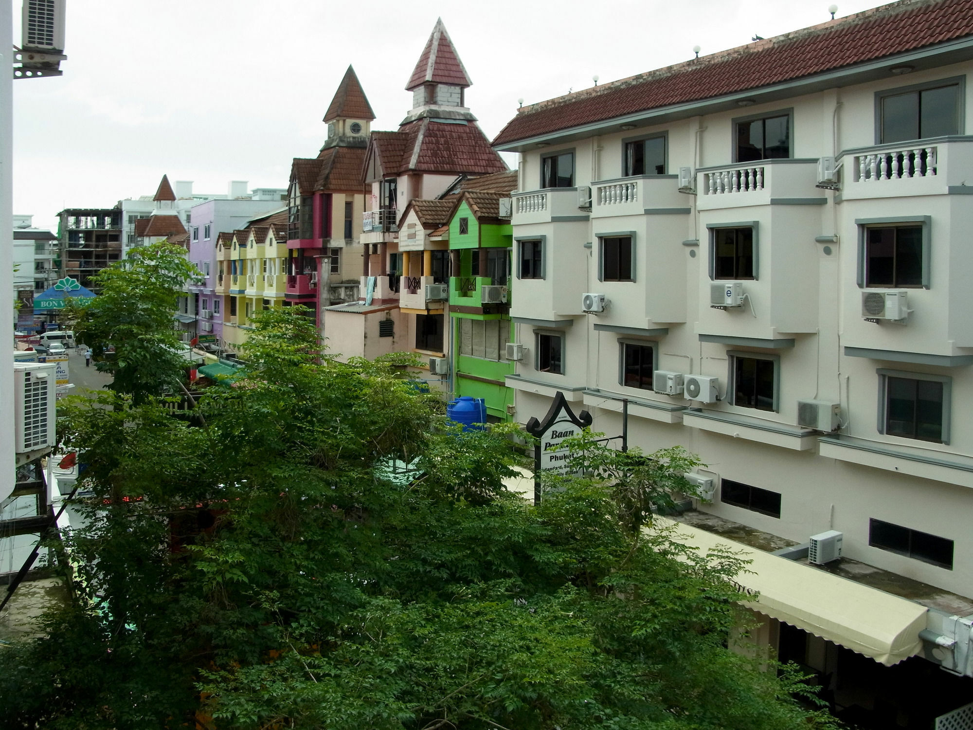 Niku Guesthouse Patong Exterior photo