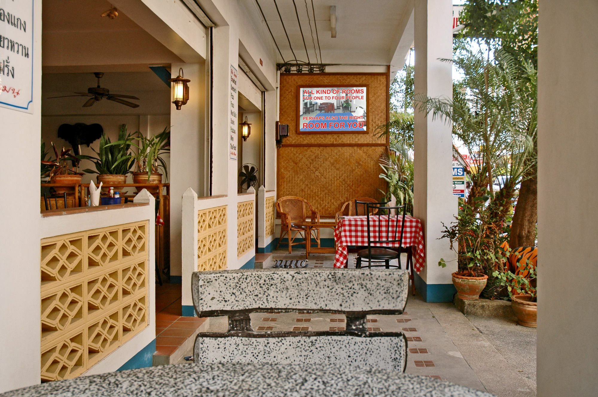 Niku Guesthouse Patong Exterior photo