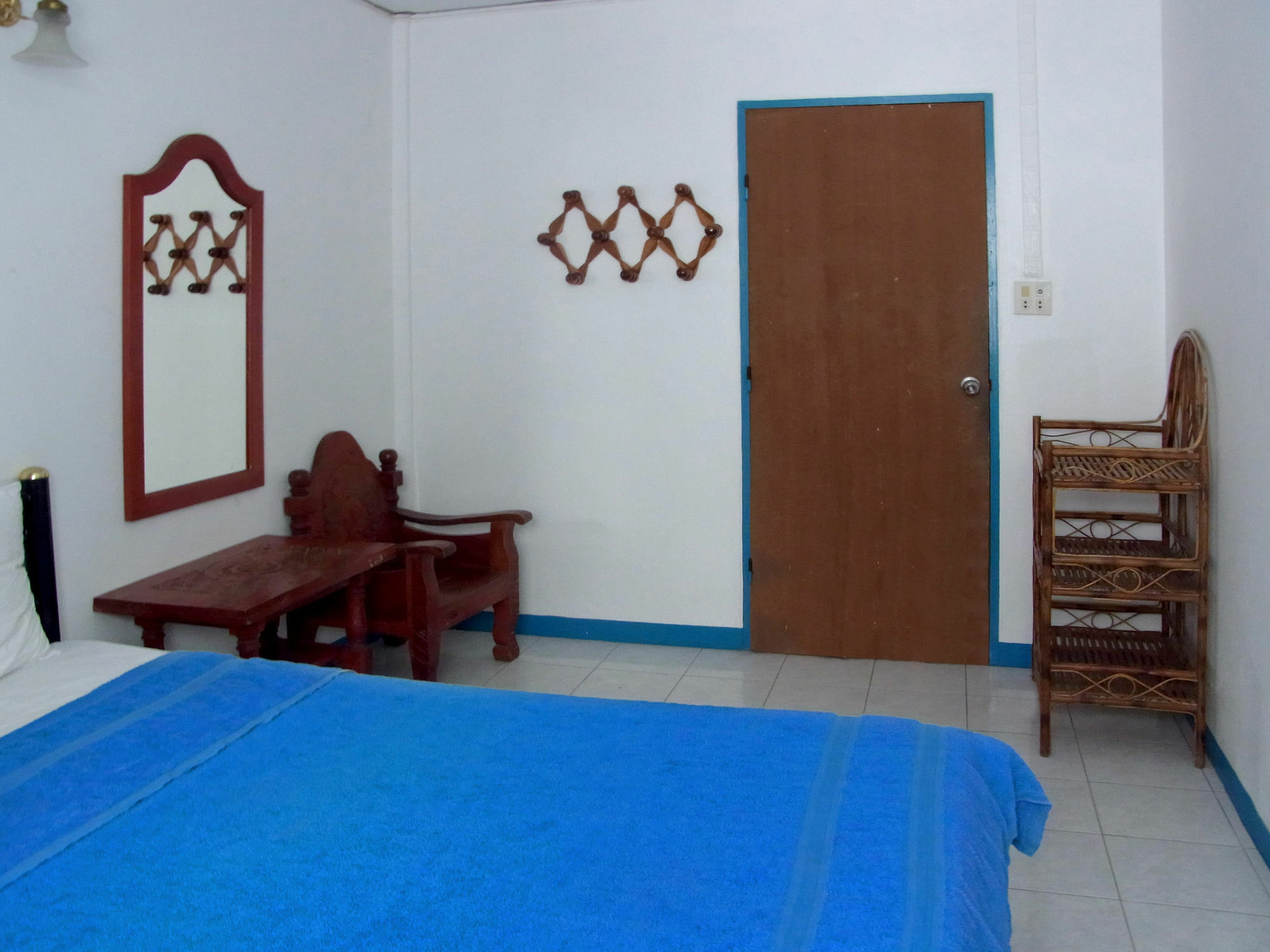 Niku Guesthouse Patong Exterior photo
