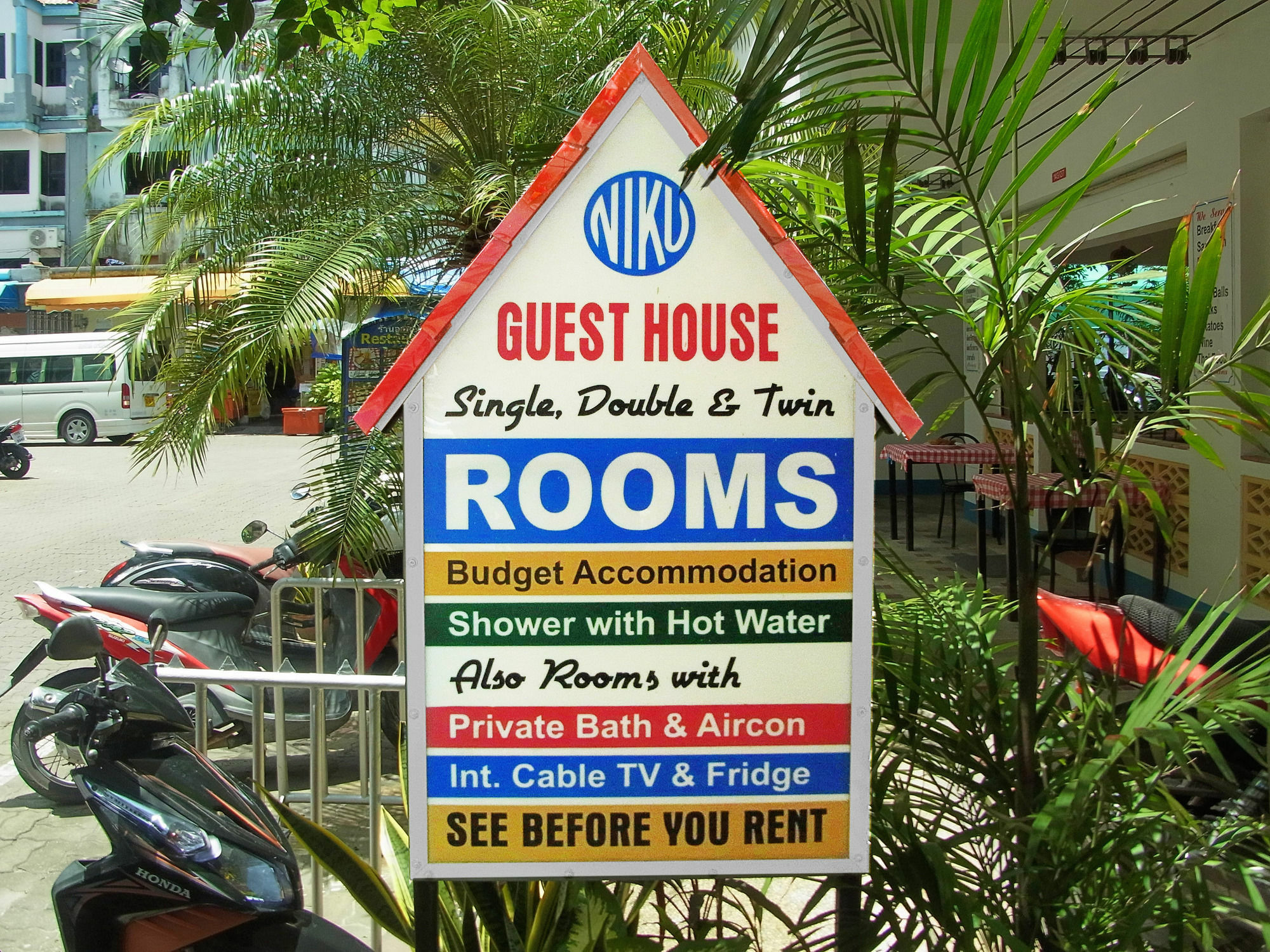 Niku Guesthouse Patong Exterior photo